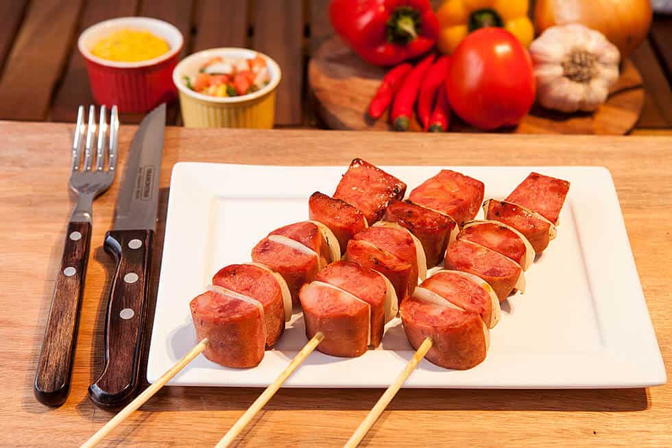 Espetinho de Calabresa e Cebola