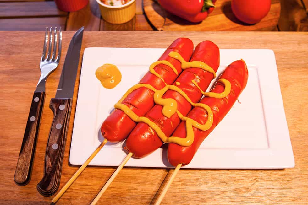 Espetinho de Salsichão com Alho